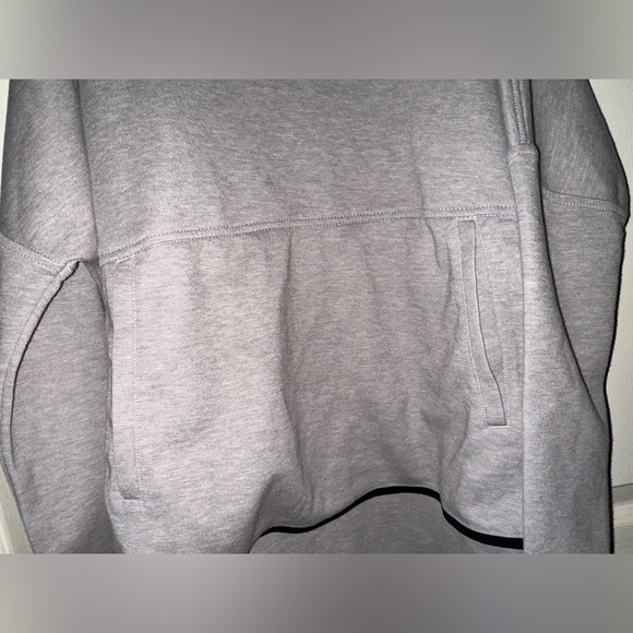 The North face women’s grey kangaroo pocket mock neck sweatshirt XSS athleisure - Picture 3 of 9